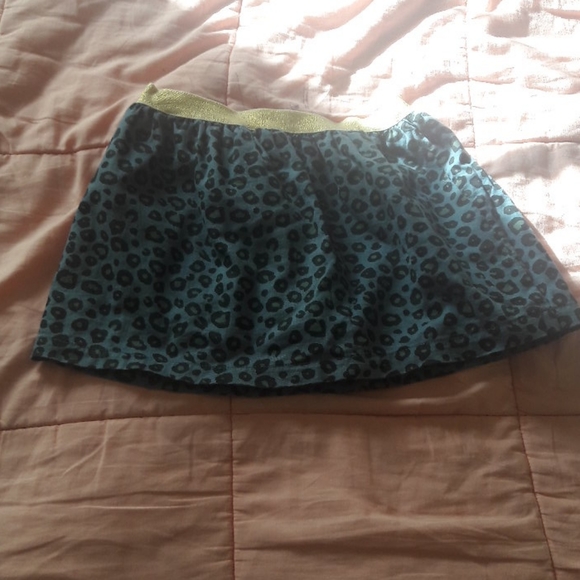 Carter's Kid, top and skirt. - Picture 2 of 5